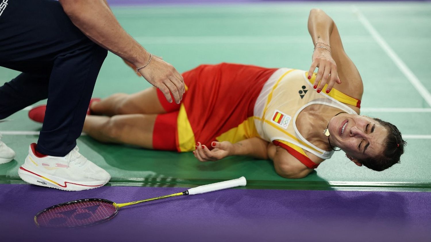 Ces blessures qui frappent les champions
          L'info de l'histoire revient aujourd'hui sur les blessures au cours des jeux. Lors des JO de Paris, la championne de Badminton Carolina Marin s'est blessée au genou gauche. Les blessures font-elles partie des Jeux ?
